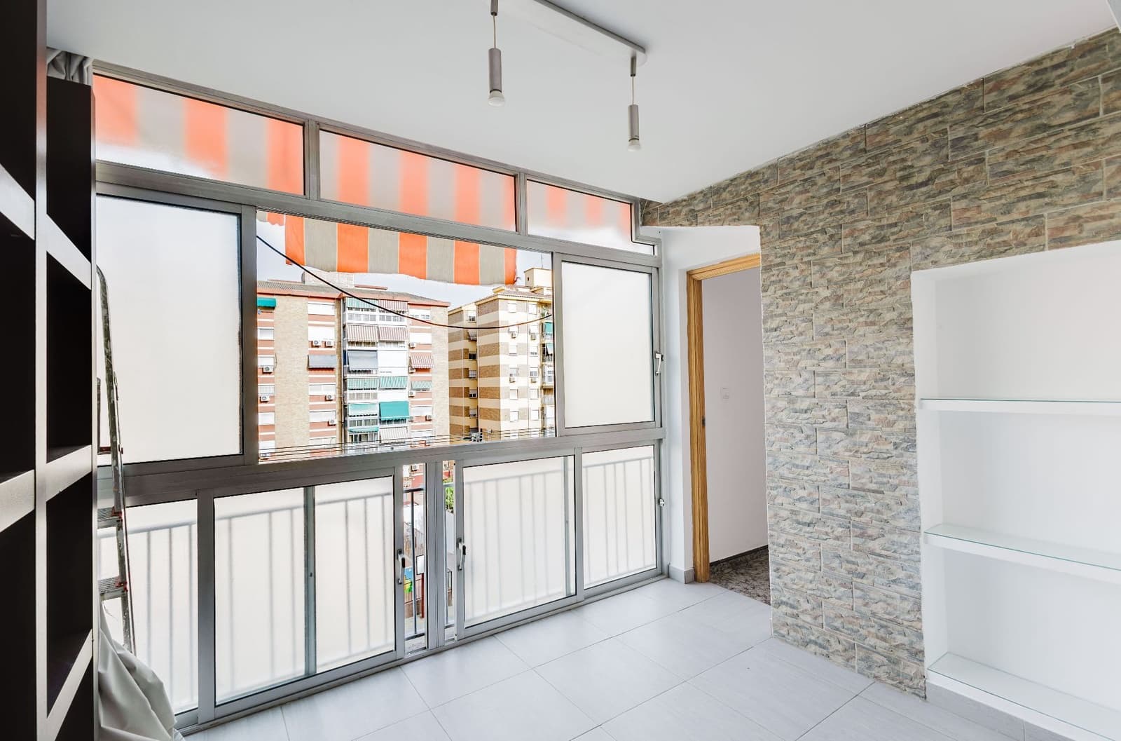 3 sovrum Lägenhet till salu i Malaga stad - 240 000 € (Ref: 9932799)