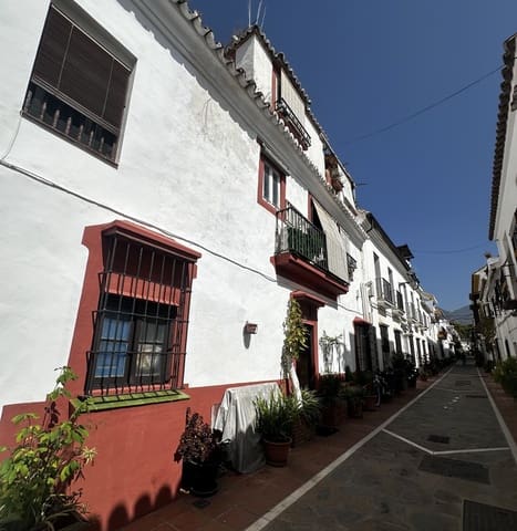 4 soveværelse Semi-Rækkehus til salg i Marbella - € 400.000 (Ref: 9932801)