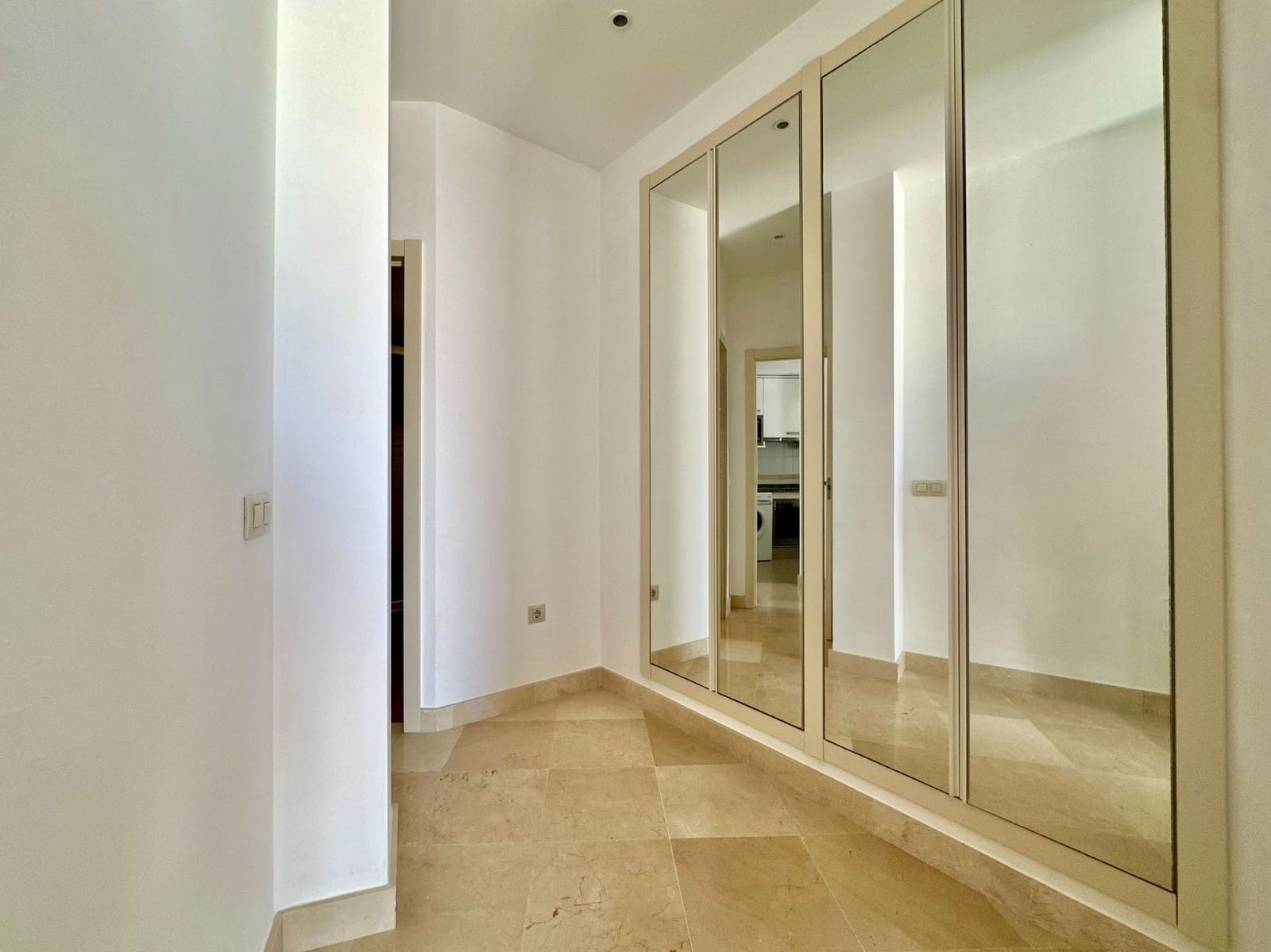 2 bedroom Penthouse for sale in Fuengirola with garage - € 379,000 (Ref: 9935487)