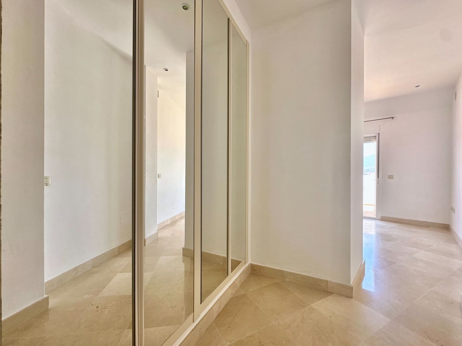 2 bedroom Penthouse for sale in Fuengirola with garage - € 379,000 (Ref: 9935487)