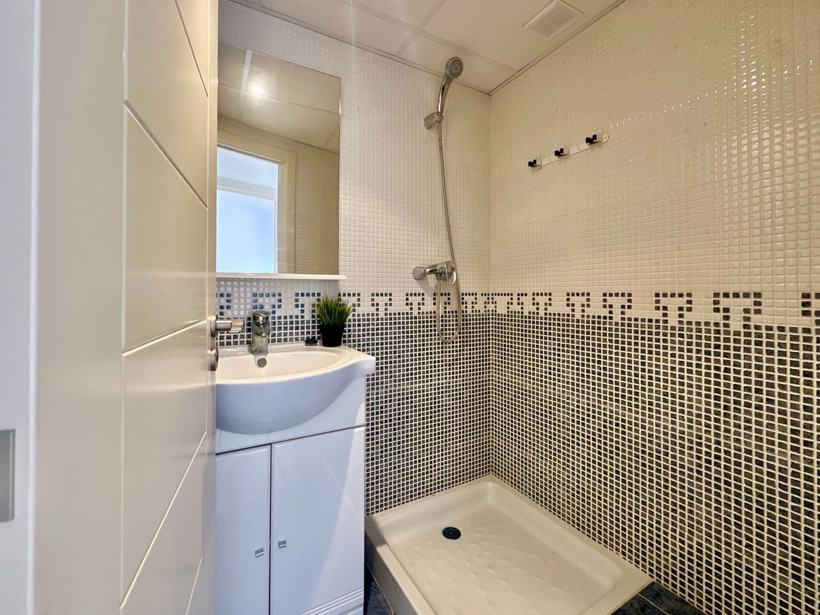 2 bedroom Penthouse for sale in Fuengirola with garage - € 379,000 (Ref: 9935487)