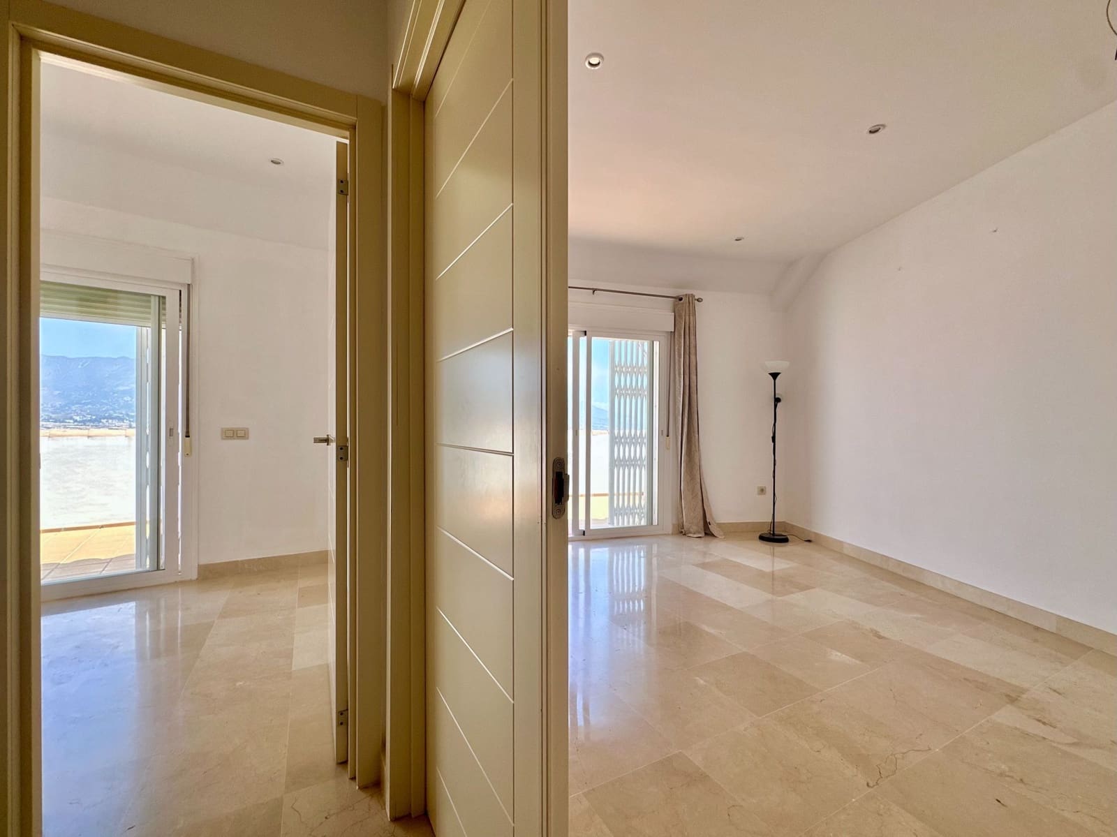 2 bedroom Penthouse for sale in Fuengirola with garage - € 379,000 (Ref: 9935487)
