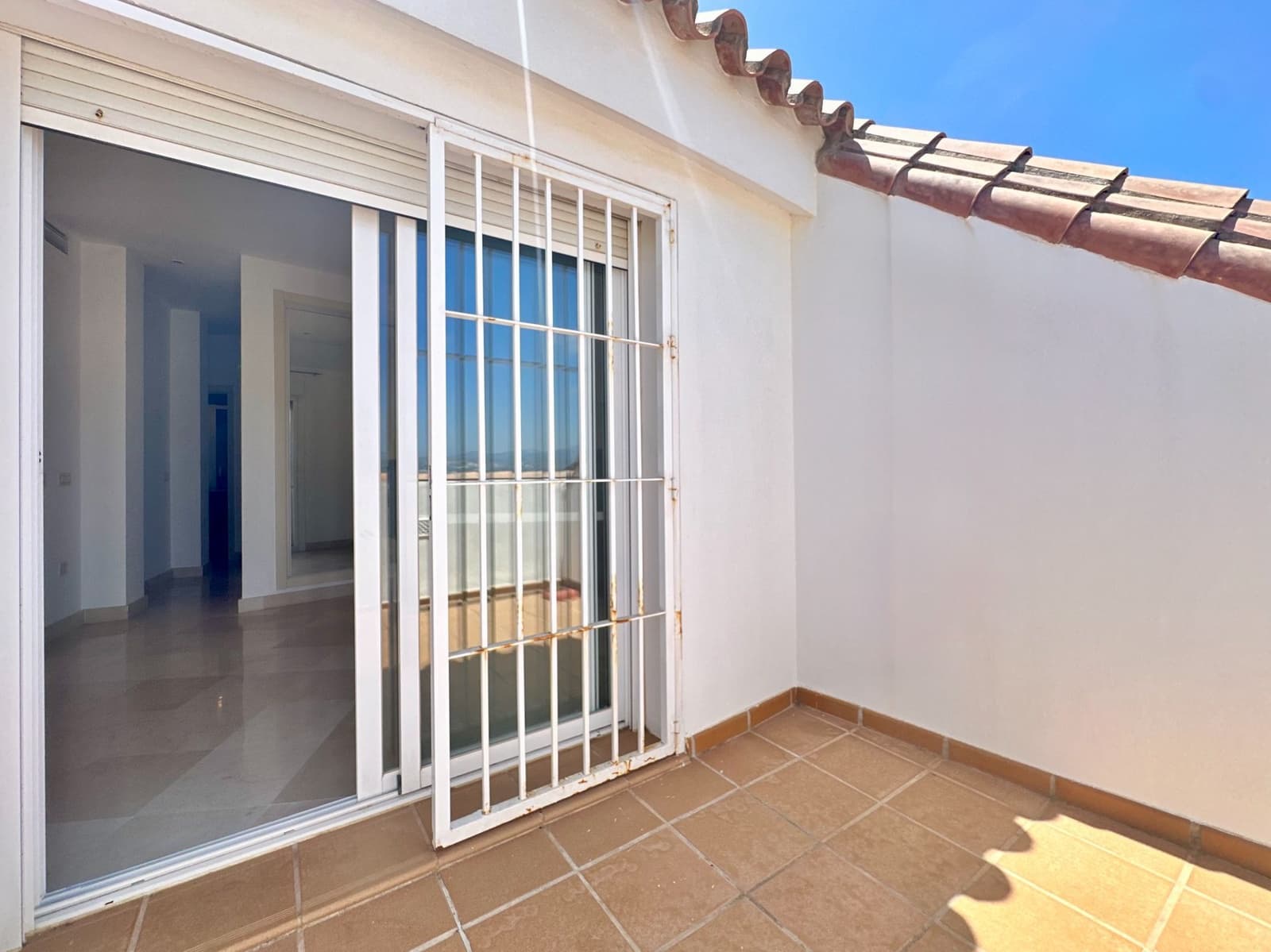 2 bedroom Penthouse for sale in Fuengirola with garage - € 379,000 (Ref: 9935487)