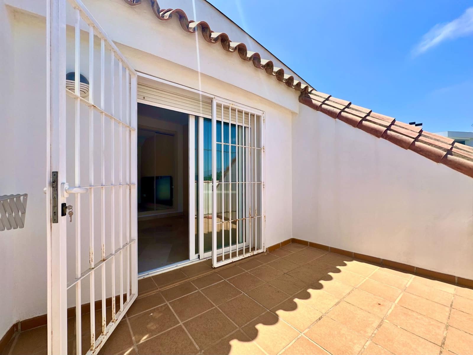 2 bedroom Penthouse for sale in Fuengirola with garage - € 379,000 (Ref: 9935487)