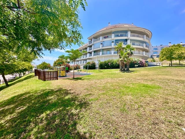 2 bedroom Penthouse for sale in Fuengirola with garage - € 379,000 (Ref: 9935487)