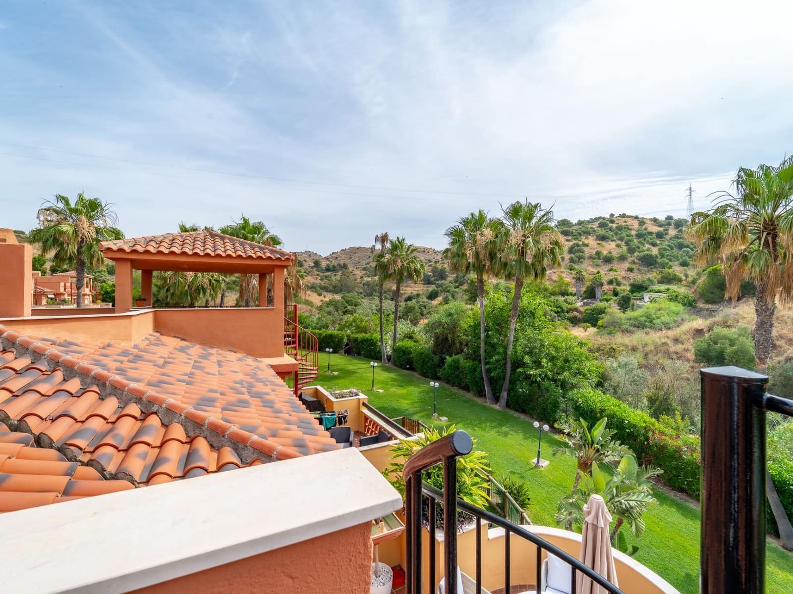 Piso de 2 habitaciones en Marbella en venta con piscina garaje - 450.000 € (Ref: 9937473)