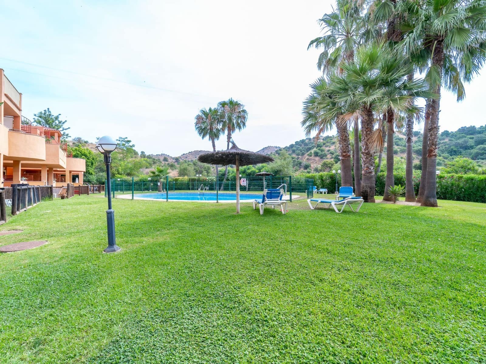 Piso de 2 habitaciones en Marbella en venta con piscina garaje - 450.000 € (Ref: 9937473)