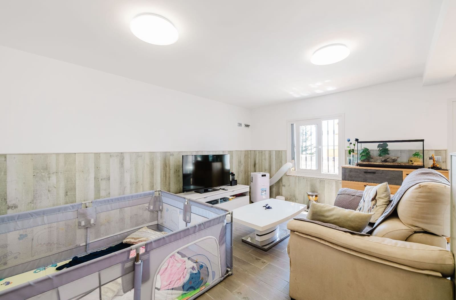 4 soverom Kjedet enebolig til salgs i Estepona med svømmebasseng - € 749 000 (Ref: 9937475)