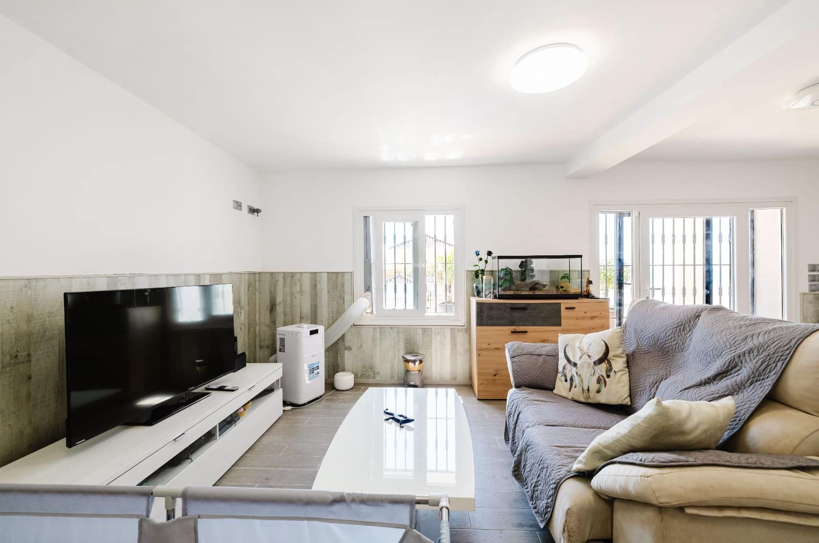 4 soverom Kjedet enebolig til salgs i Estepona med svømmebasseng - € 749 000 (Ref: 9937475)