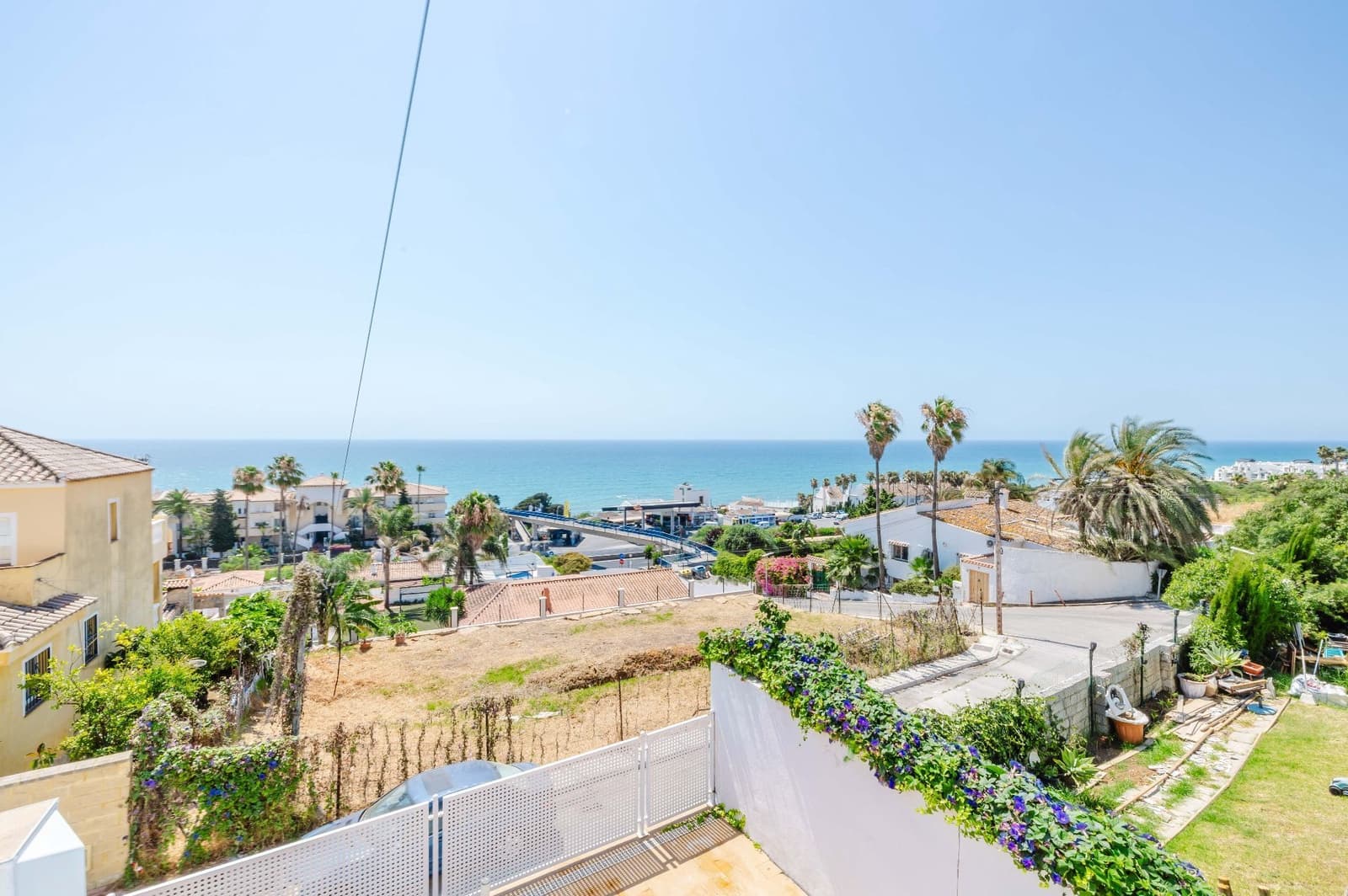 4 soverom Kjedet enebolig til salgs i Estepona med svømmebasseng - € 749 000 (Ref: 9937475)