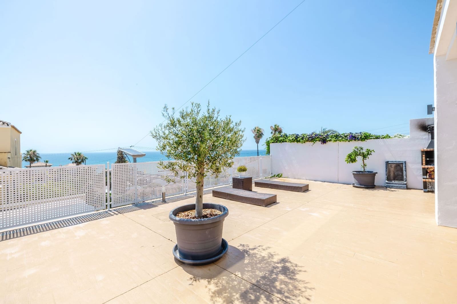 4 soverom Kjedet enebolig til salgs i Estepona med svømmebasseng - € 749 000 (Ref: 9937475)