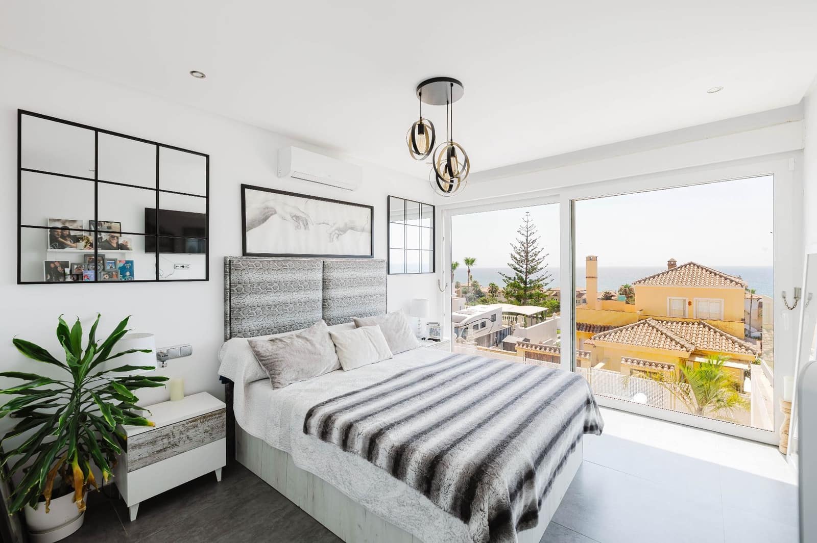 4 soverom Kjedet enebolig til salgs i Estepona med svømmebasseng - € 749 000 (Ref: 9937475)
