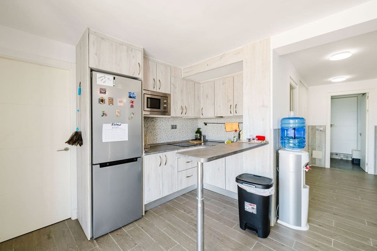 Pareado de 4 habitaciones en Estepona en venta con piscina - 749.000 € (Ref: 9937475)