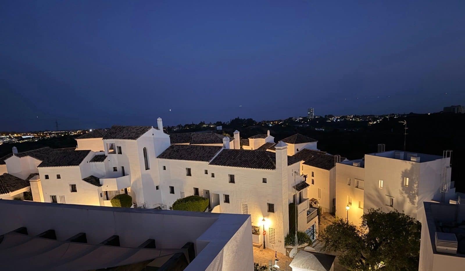 3 soverom Penthouse til salgs i Marbella med svømmebasseng garasje - € 890 000 (Ref: 9937476)