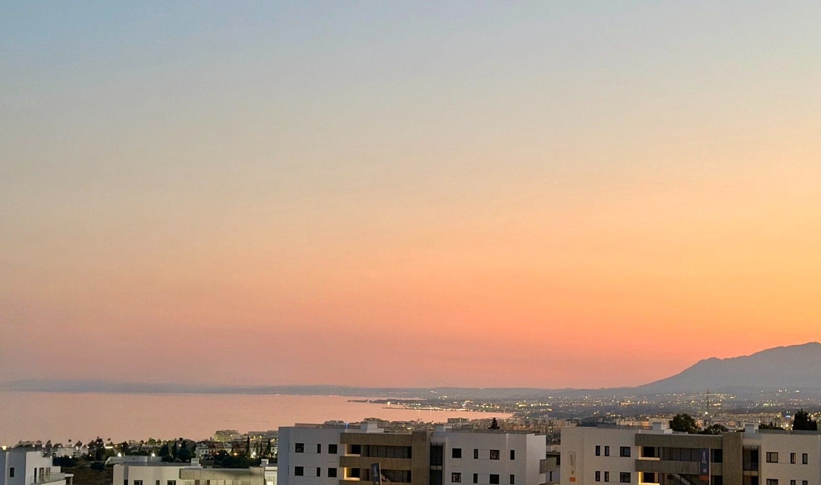 3 soverom Penthouse til salgs i Marbella med svømmebasseng garasje - € 890 000 (Ref: 9937476)