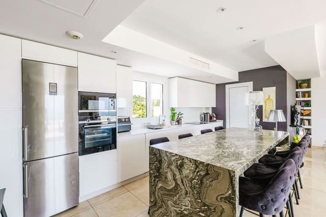 3 soverom Penthouse til salgs i Marbella med svømmebasseng garasje - € 890 000 (Ref: 9937476)