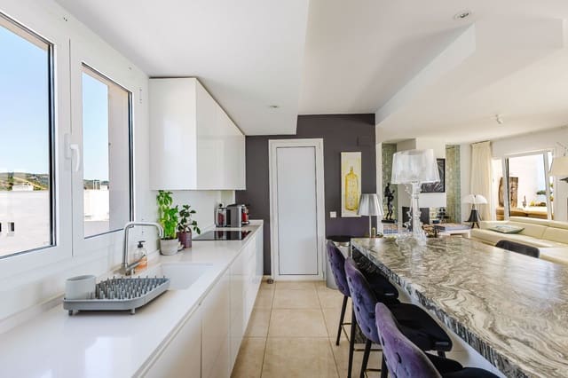3 soverom Penthouse til salgs i Marbella med svømmebasseng garasje - € 890 000 (Ref: 9937476)