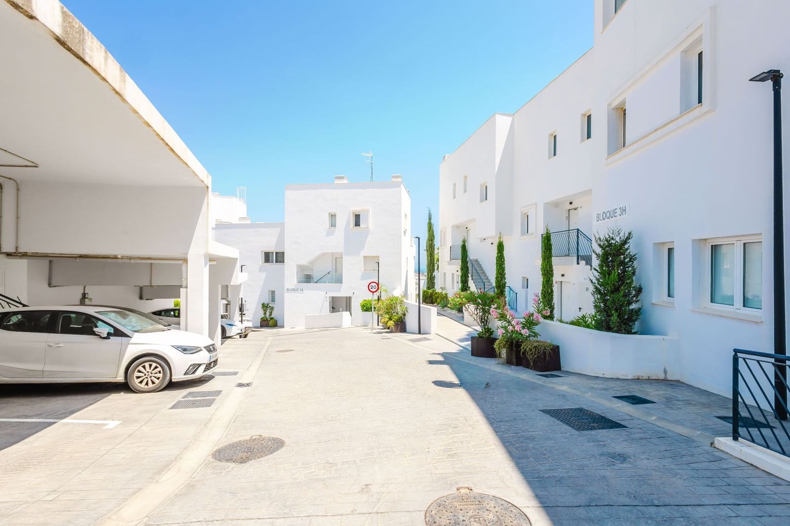 3 soverom Penthouse til salgs i Marbella med svømmebasseng garasje - € 890 000 (Ref: 9937476)