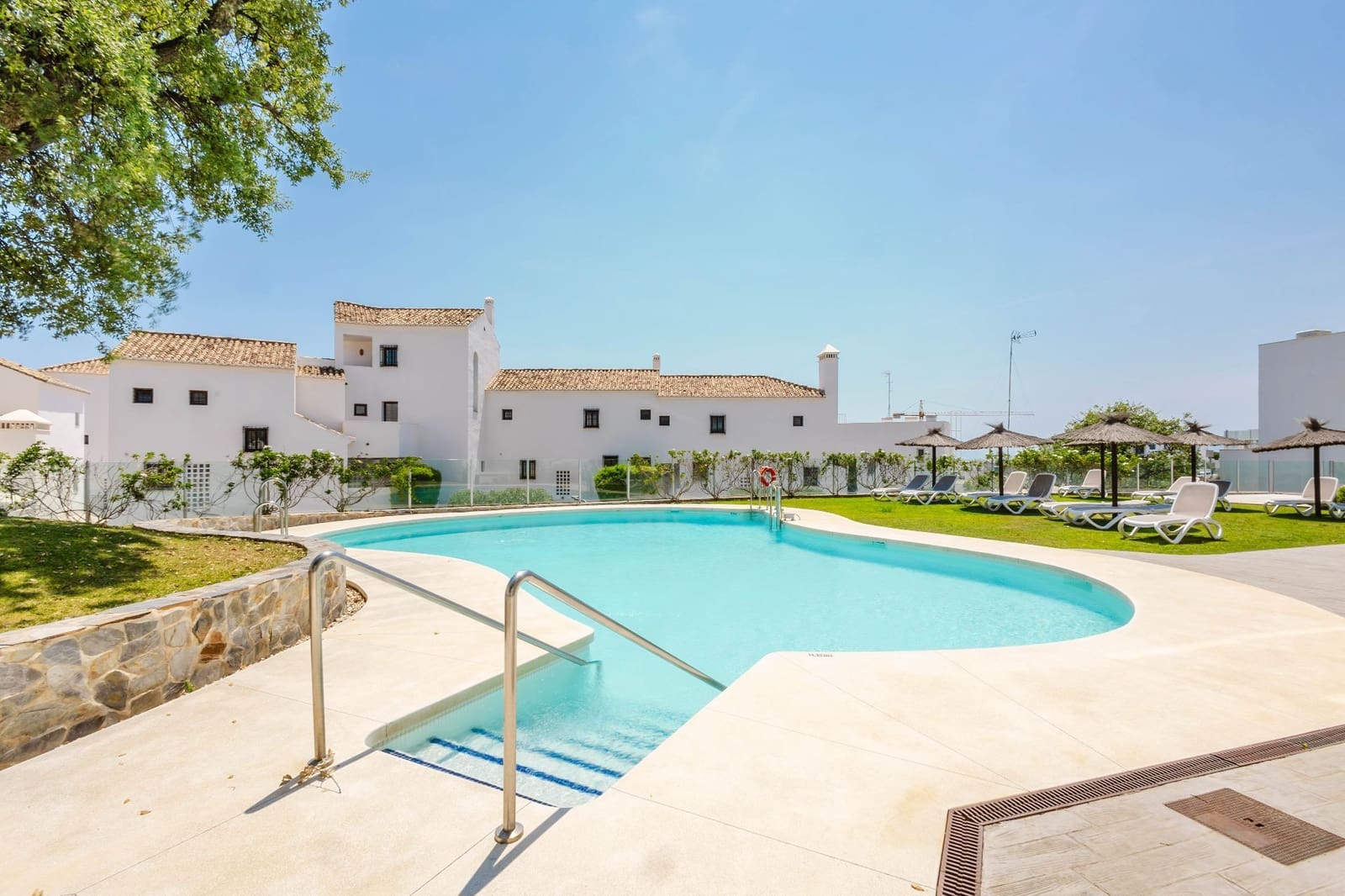 3 soverom Penthouse til salgs i Marbella med svømmebasseng garasje - € 890 000 (Ref: 9937476)
