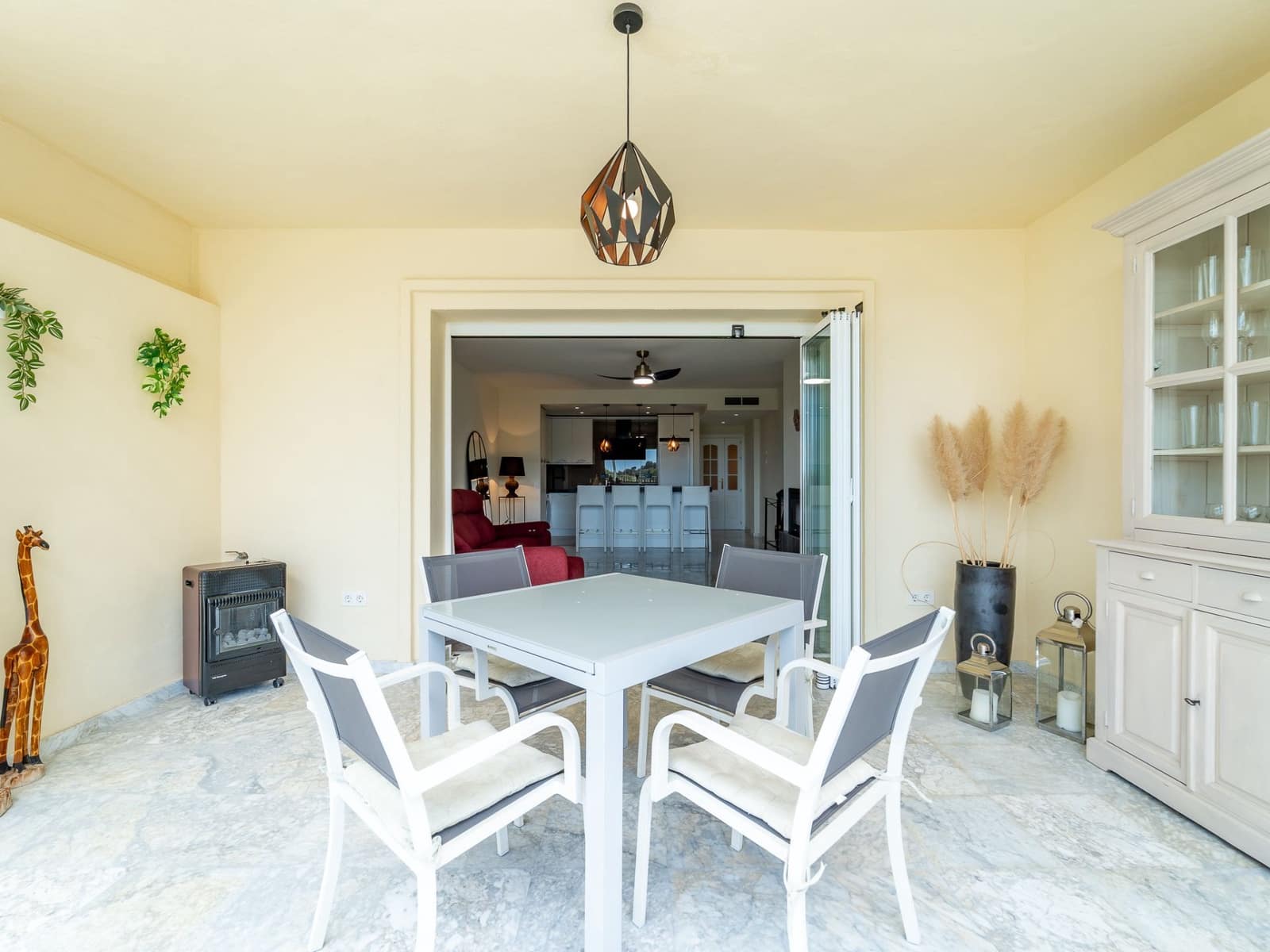 2 soverom Leilighet til salgs i Alhaurin el Grande med svømmebasseng garasje - € 340 000 (Ref: 9937477)