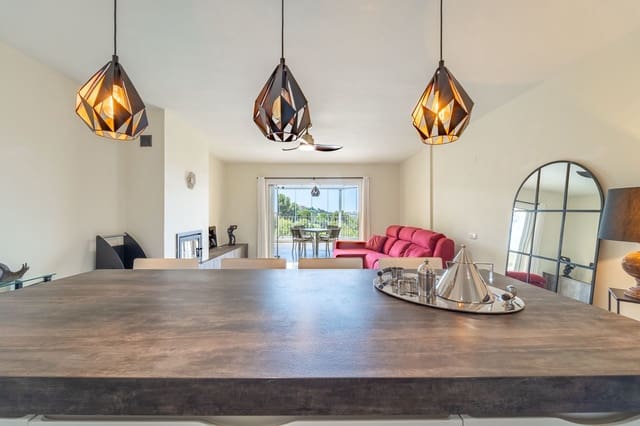 2 soverom Leilighet til salgs i Alhaurín el Grande med svømmebasseng garasje - € 340 000 (Ref: 9937477)