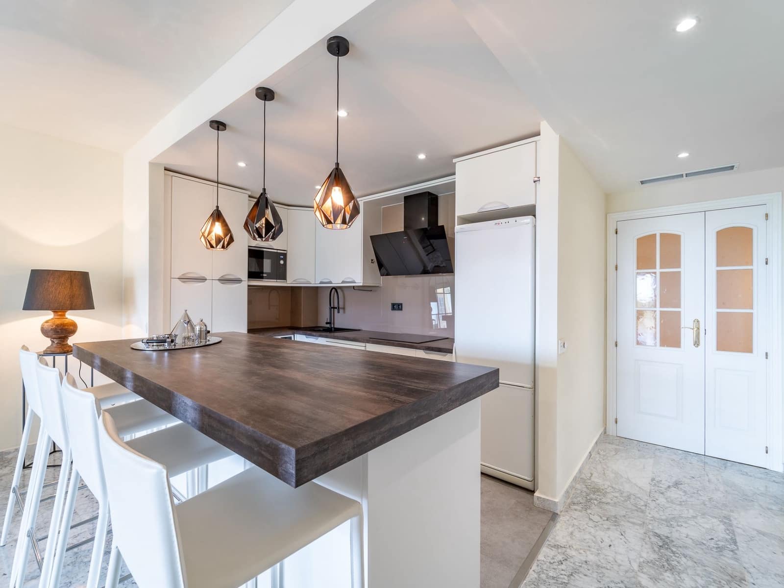2 soverom Leilighet til salgs i Alhaurin el Grande med svømmebasseng garasje - € 340 000 (Ref: 9937477)