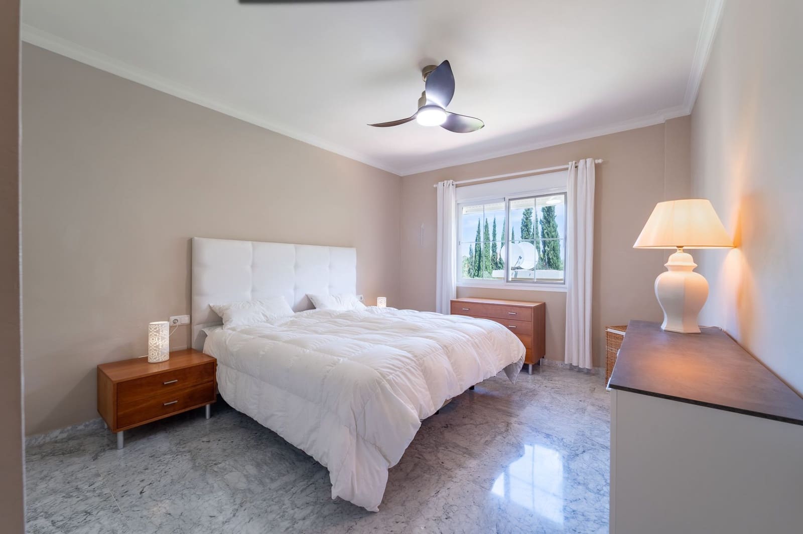 2 soverom Leilighet til salgs i Alhaurin el Grande med svømmebasseng garasje - € 340 000 (Ref: 9937477)