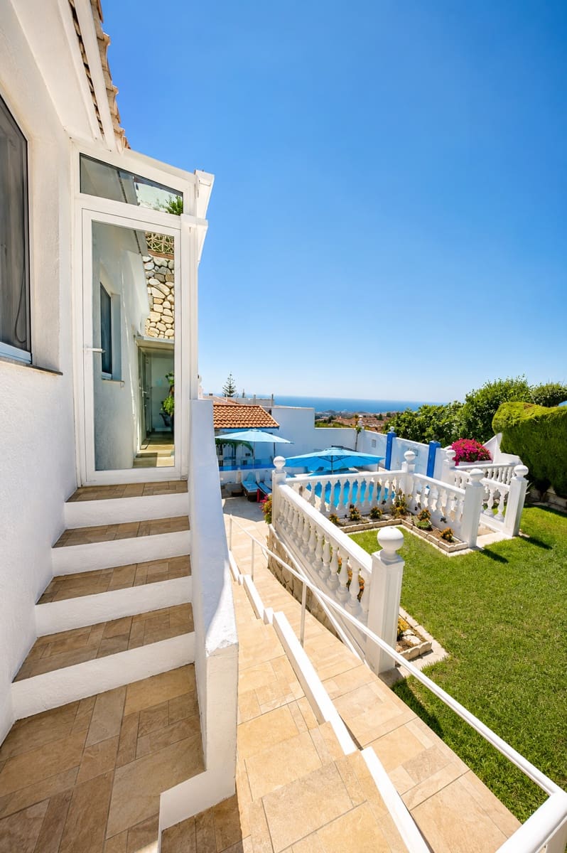 Chalet de 4 habitaciones en Benalmádena en venta con piscina - 1.100.000 € (Ref: 9939319)