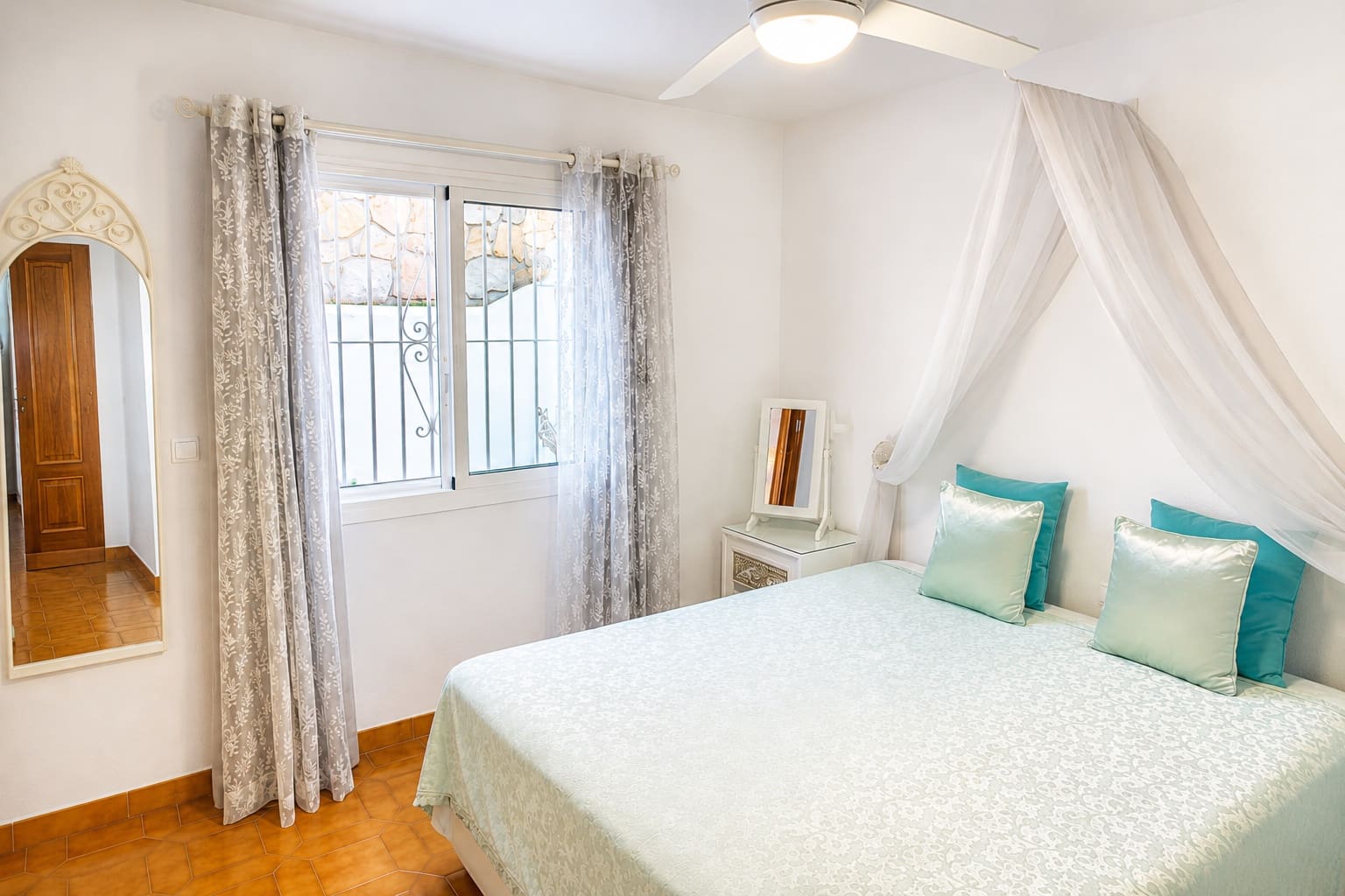 Chalet de 4 habitaciones en Benalmádena en venta con piscina - 1.100.000 € (Ref: 9939319)