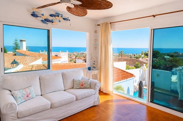 Chalet de 4 habitaciones en Benalmádena en venta con piscina - 1.100.000 € (Ref: 9939319)
