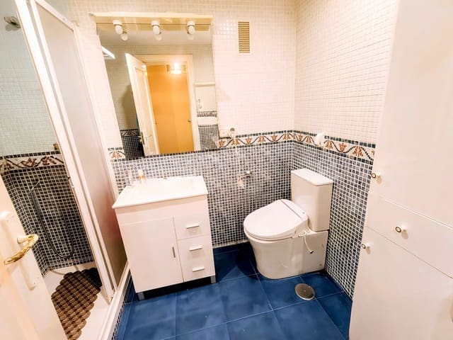 Leilighet til salgs i Torremolinos med svømmebasseng - € 276 000 (Ref: 9946954)