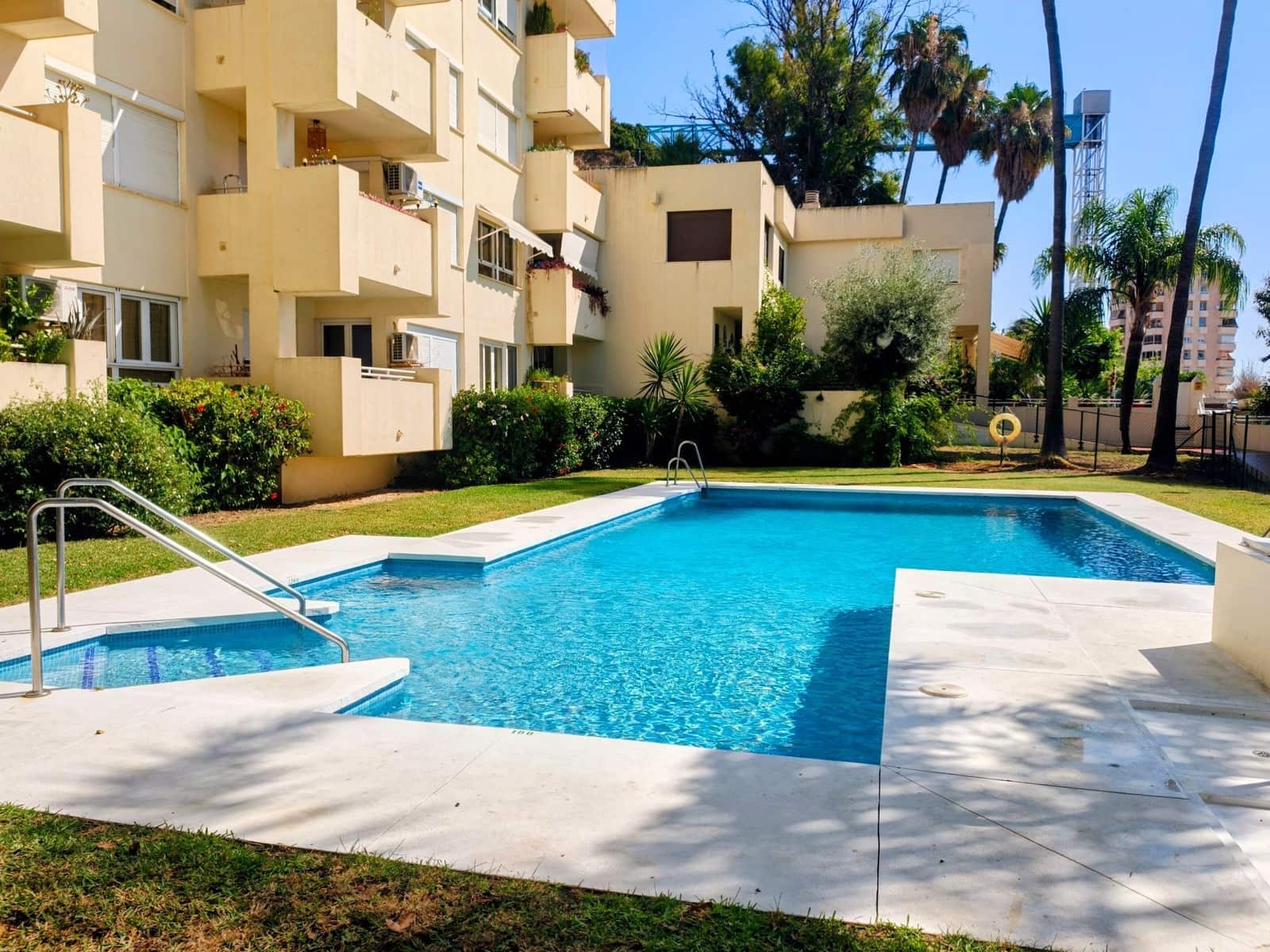 Leilighet til salgs i Torremolinos med svømmebasseng - € 276 000 (Ref: 9946954)