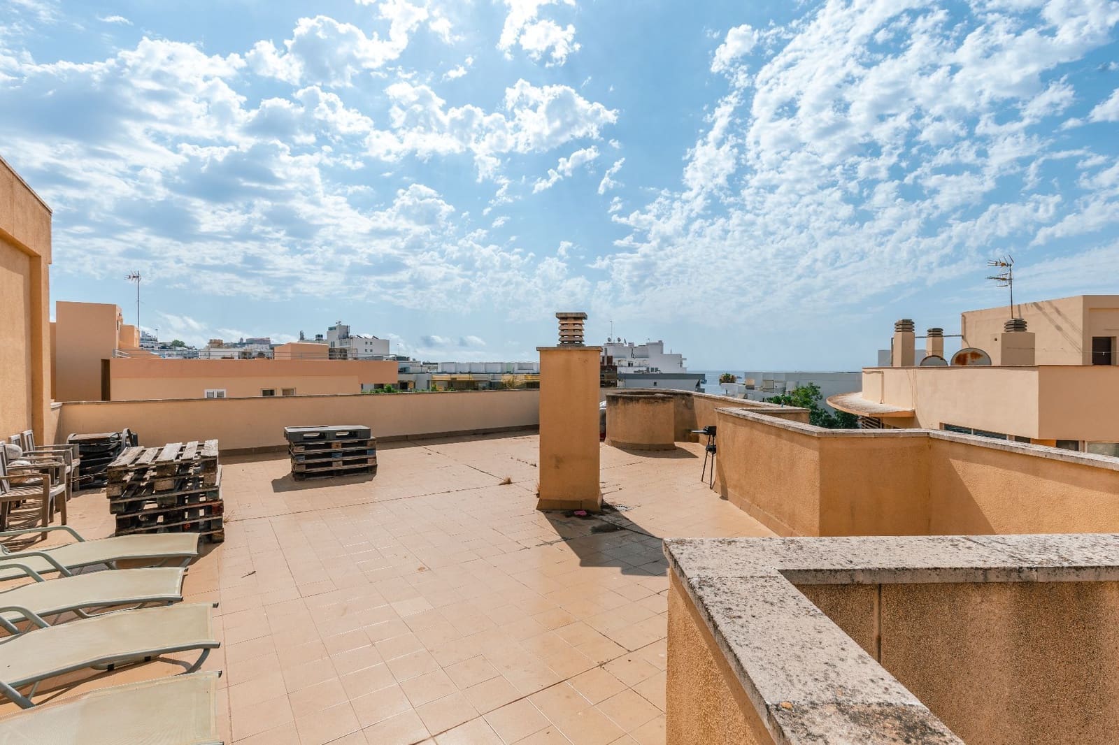 3 bedroom Flat for sale in Ibiza / Eivissa town with garage - € 585,000 (Ref: 9949127)