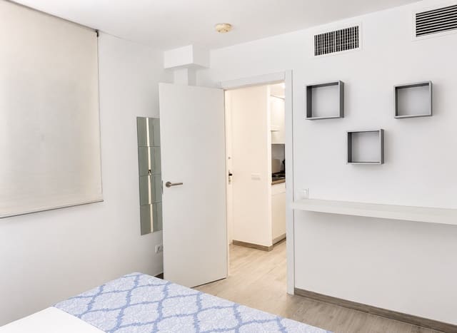 Piso de 1 habitación en Santa Eulalia / Santa Eularia en venta con piscina - 350.000 € (Ref: 9950987)