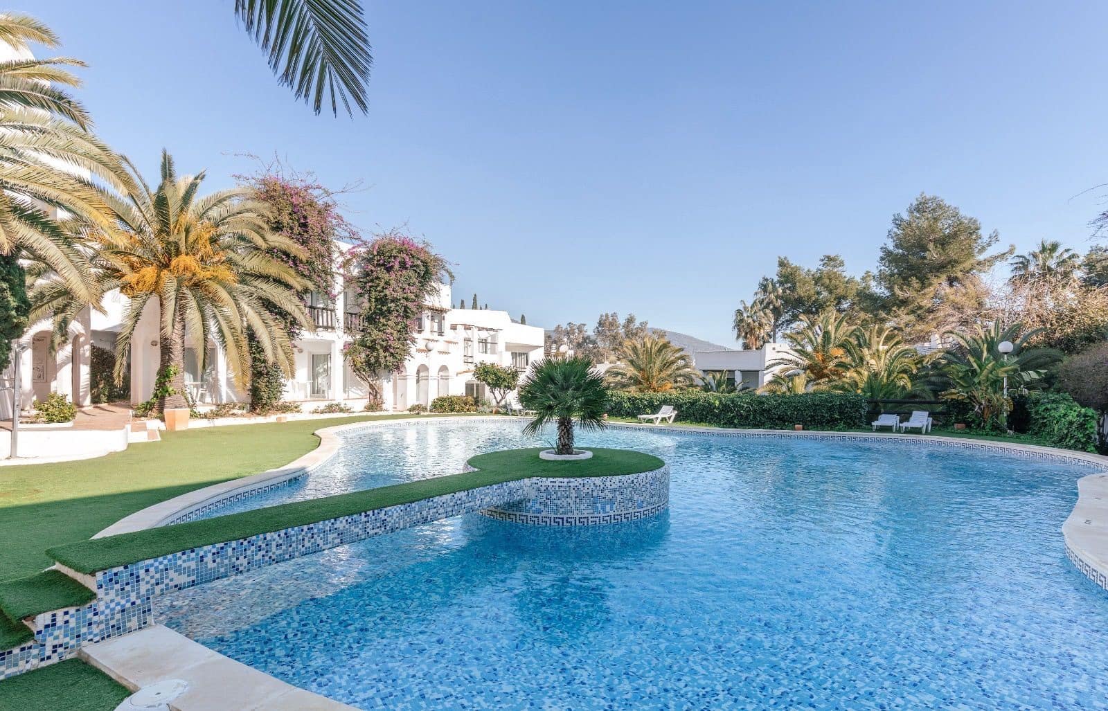 Piso de 1 habitación en Santa Eulalia / Santa Eularia en venta con piscina - 350.000 € (Ref: 9950987)
