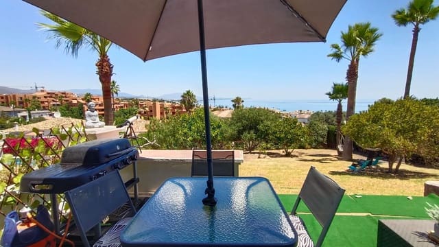 3 soveværelse Villa til salg i Buenas Noches, Estepona med swimmingpool garage - € 900.000 (Ref: 9953695)