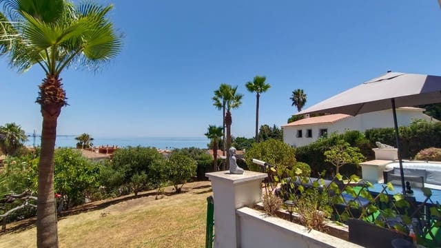3 soveværelse Villa til salg i Buenas Noches, Estepona med swimmingpool garage - € 900.000 (Ref: 9953695)