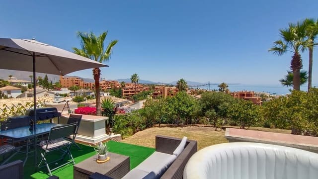 3 soveværelse Villa til salg i Buenas Noches, Estepona med swimmingpool garage - € 900.000 (Ref: 9953695)
