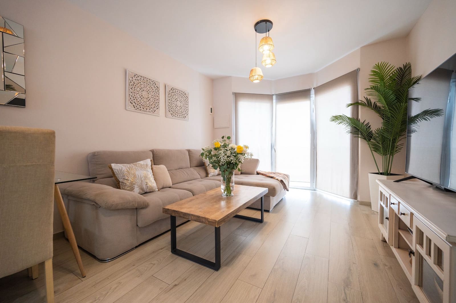 3 bedroom Flat for sale in Santa Eulalia / Santa Eularia - € 695,000 (Ref: 9956741)
