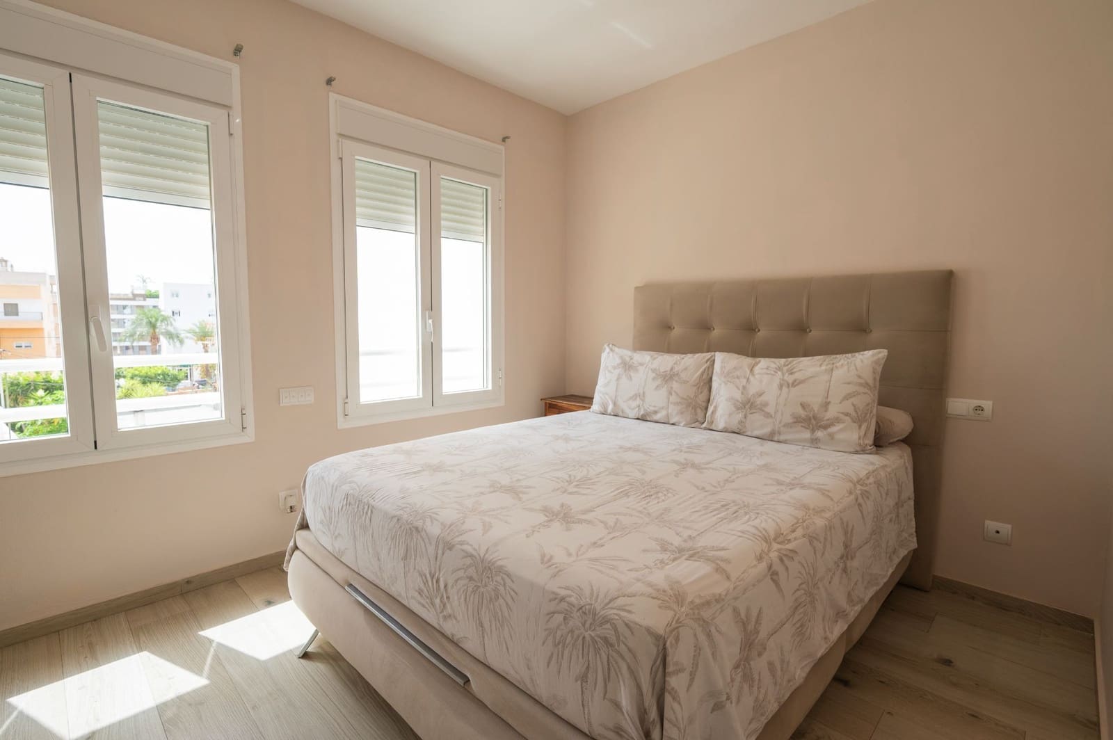 3 bedroom Flat for sale in Santa Eulalia / Santa Eularia - € 695,000 (Ref: 9956741)
