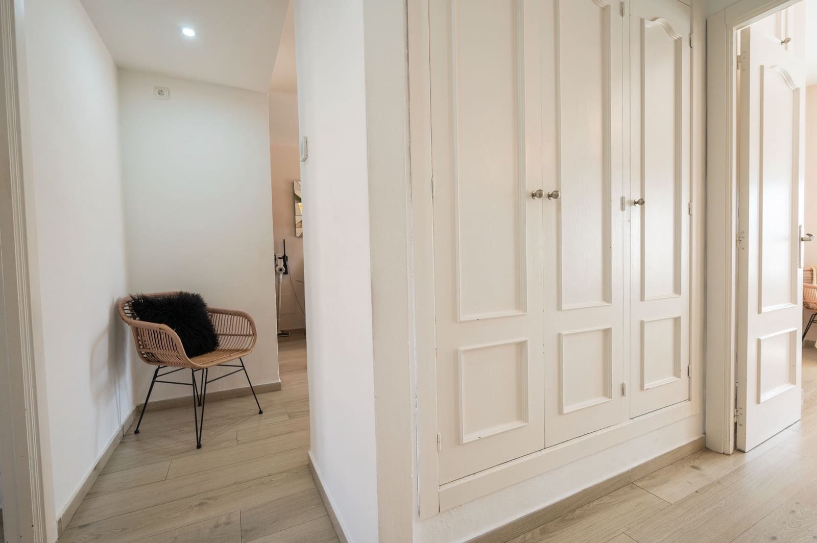 3 bedroom Flat for sale in Santa Eulalia / Santa Eularia - € 695,000 (Ref: 9956741)