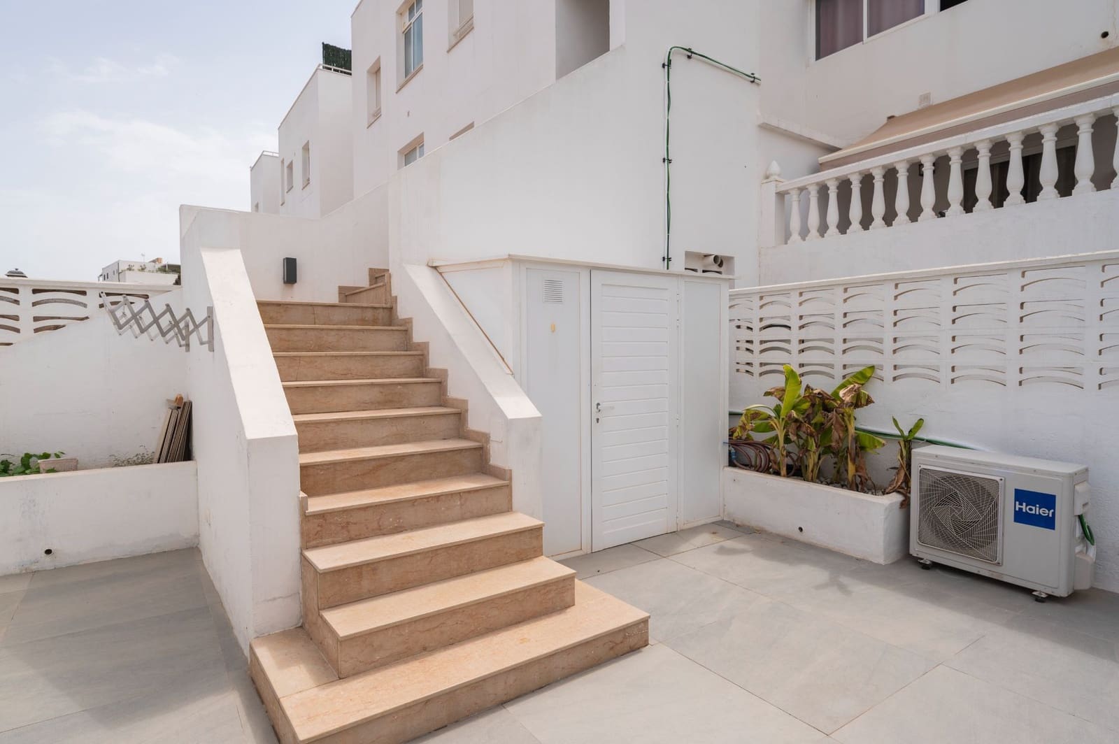 3 bedroom Flat for sale in Santa Eulalia / Santa Eularia - € 695,000 (Ref: 9956741)