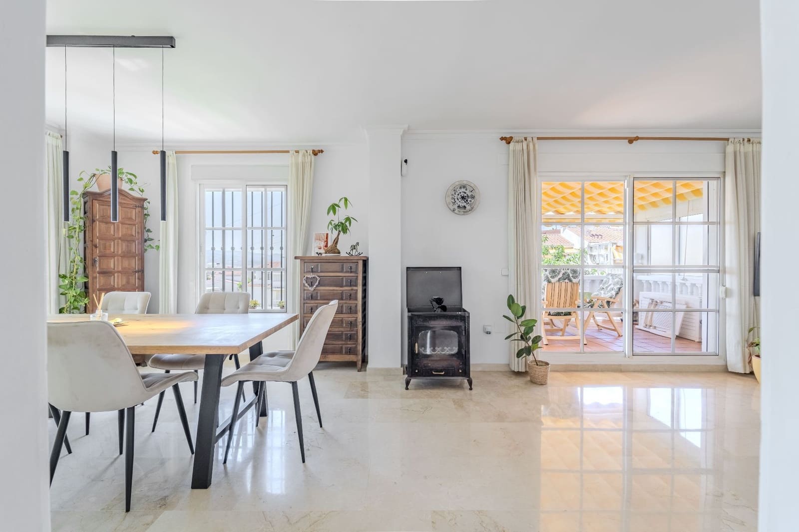 4 bedroom Villa for sale in Velez-Malaga with pool garage - € 669,000 (Ref: 9956742)