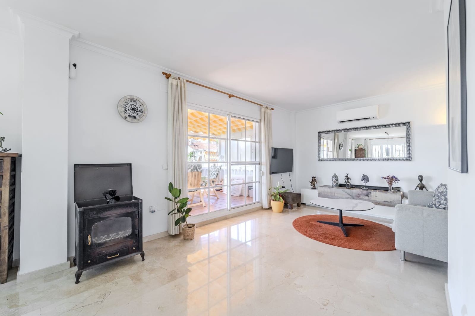 4 bedroom Villa for sale in Velez-Malaga with pool garage - € 669,000 (Ref: 9956742)