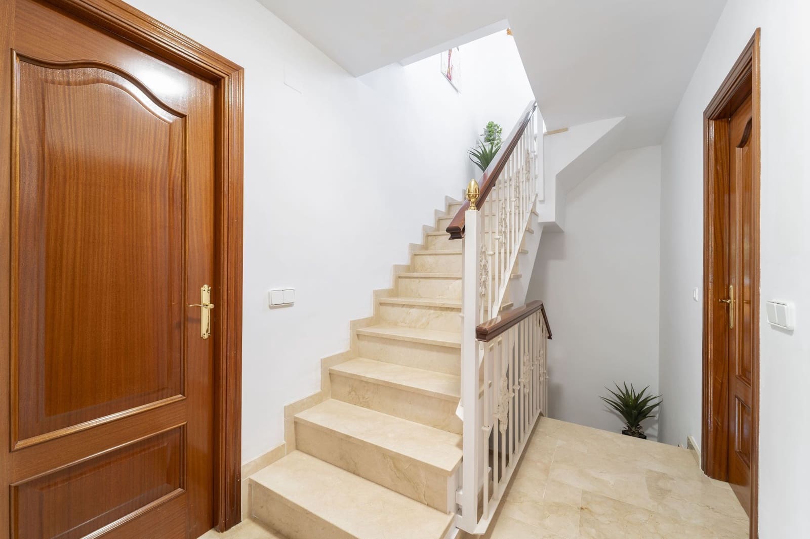 4 bedroom Villa for sale in Velez-Malaga with pool garage - € 669,000 (Ref: 9956742)