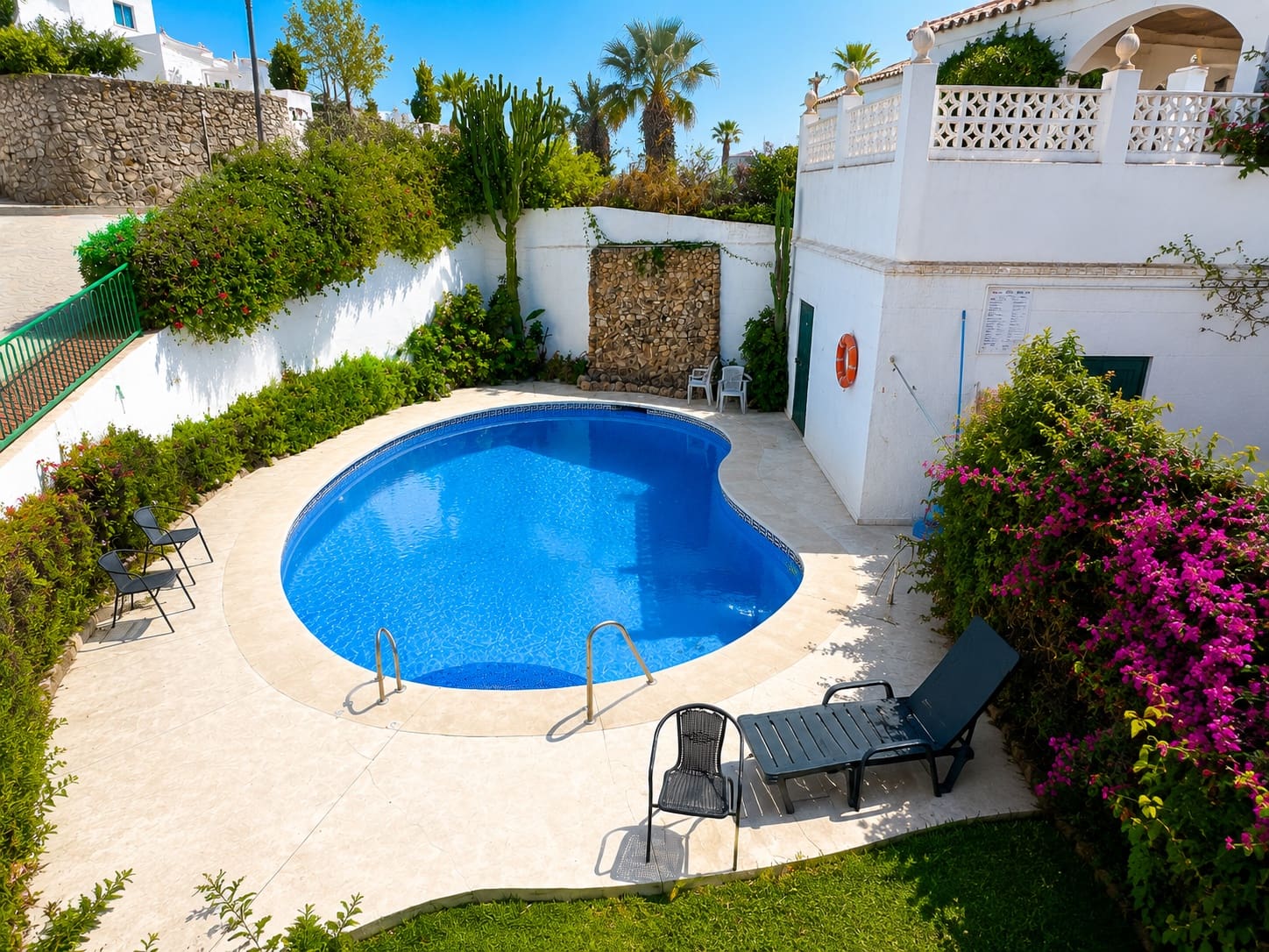 4 bedroom Villa for sale in Velez-Malaga with pool garage - € 669,000 (Ref: 9956742)