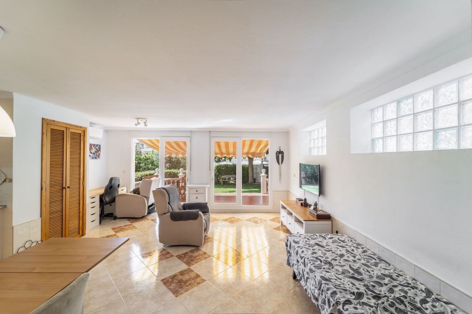 4 bedroom Villa for sale in Velez-Malaga with pool garage - € 669,000 (Ref: 9956742)