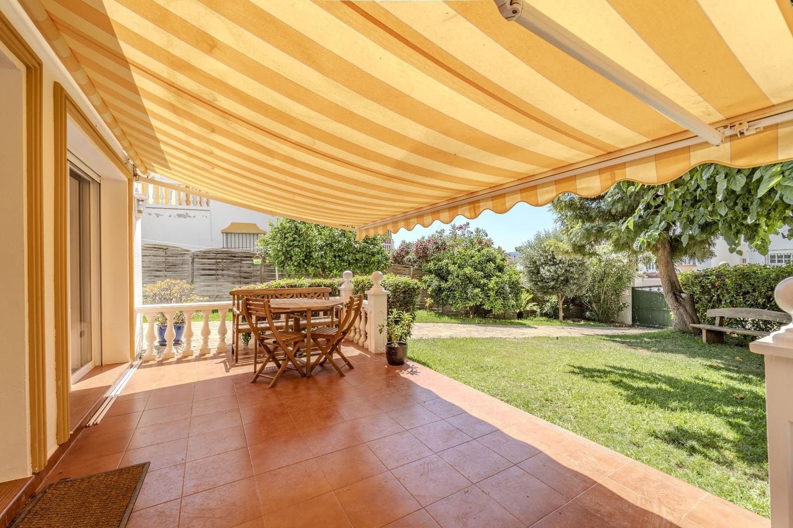 4 bedroom Villa for sale in Velez-Malaga with pool garage - € 669,000 (Ref: 9956742)