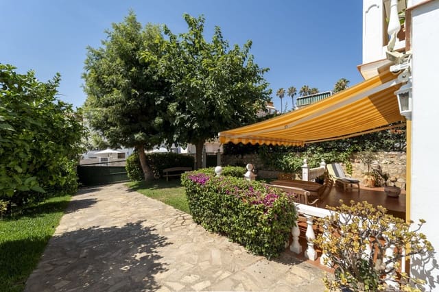 4 soveværelse Villa til salg i Vélez-Málaga med swimmingpool garage - € 669.000 (Ref: 9956742)