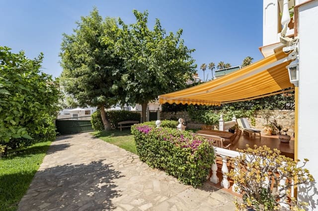 4 soveværelse Villa til salg i Vélez-Málaga med swimmingpool garage - € 669.000 (Ref: 9956742)
